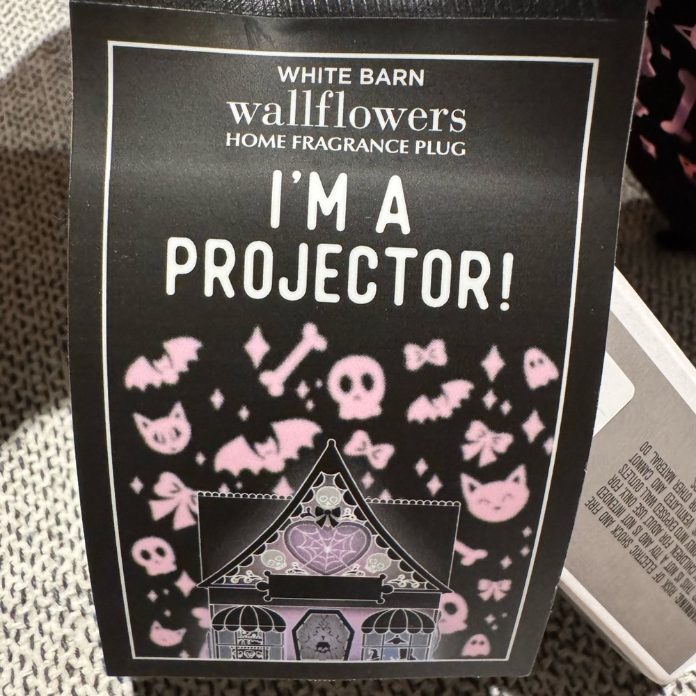 Bath & Body Works - Haunted House Projector - Wallflowers Home Fragrance Plug - Picture 10 of 11